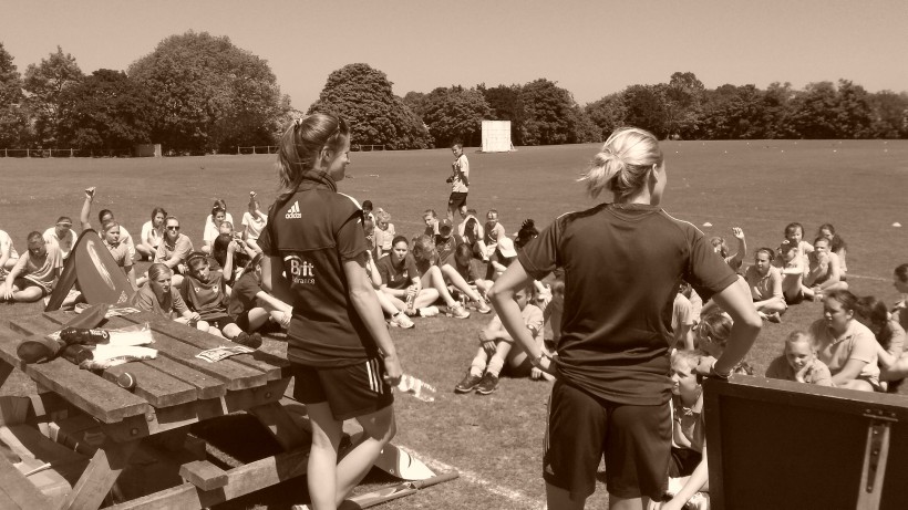 Kent and England Women’s cricketers support girls only Street20 competition in Kent
