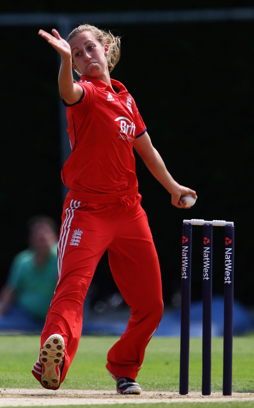 Academy scholar Natasha Farrant named in England Women’s squad for Women’s Ashes Series