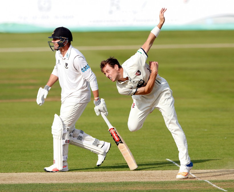 Henry stars as Kent defeat Sussex