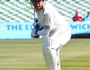 LV=CC: Jones hits century v Essex on day one at Chelmsford