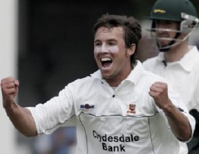 Kent complete the loan signing of seam bowler Tony Palladino