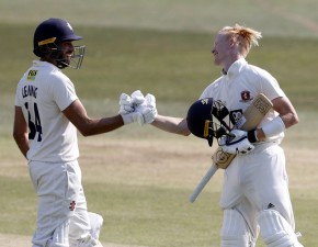 Kent pair pile on runs on Day Two