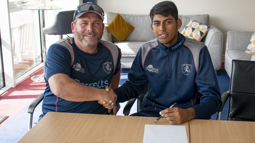 Singh signs rookie contract