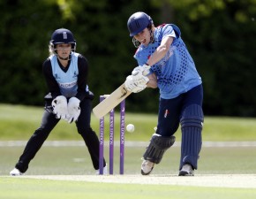 Davidson-Richards hits 50 as Kent beat Sussex