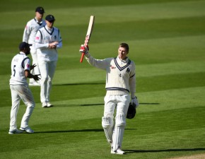 Crawley leads the charge on Day One vs. Warwickshire
