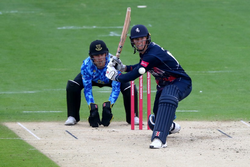 Spitfires edge past Sharks with final-ball run out