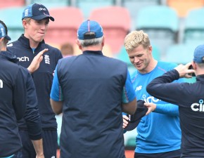 Billings makes England Test debut