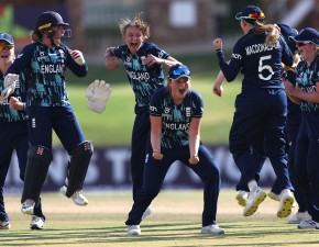 Scrivens leads England Women’s U19s to reach historic World Cup Final