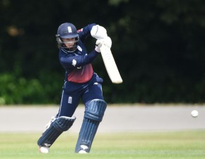 Beaumont and Marsh play in World Cup warm-up