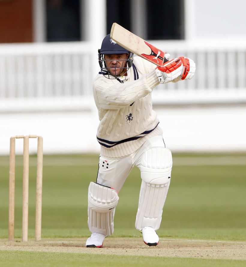 Kuhn and Bell-Drummond lead Kent run-chase