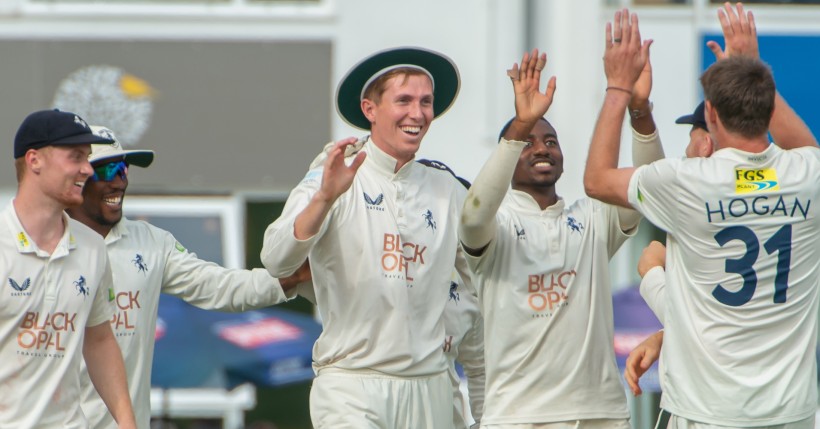 Zak Crawley signs Kent contract extension