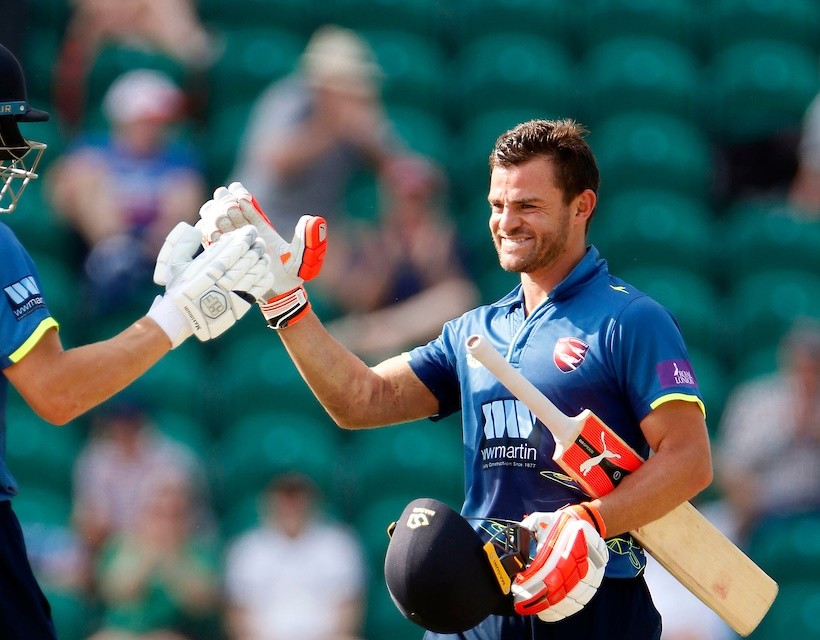 Kuhn century guides Spitfires to Lord’s