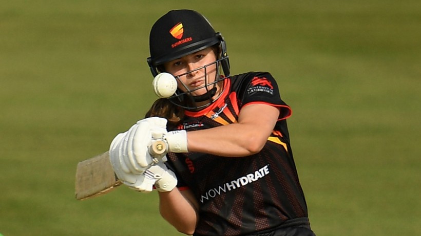 Rogers joins Kent Women on loan for WLC
