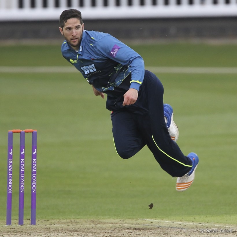 Denly and Parnell inspire Spitfires to Middlesex win