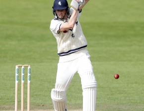 Crawley leads Kent reply