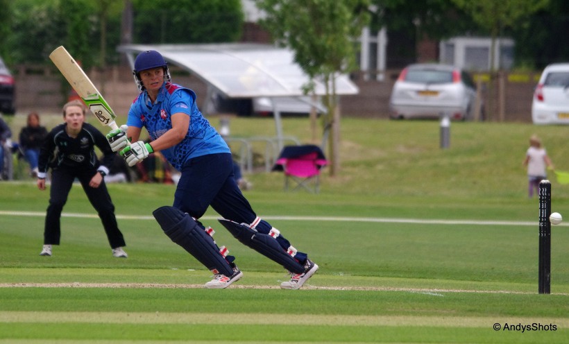 Suzie Bates stars with bat and ball in Sussex win