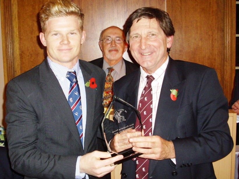 Sam Billings collects Cricket Society prize