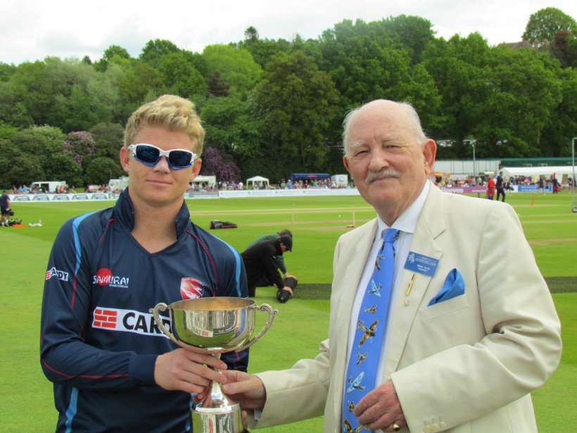 Sam Billings Receives Supporters’ Club Trophy