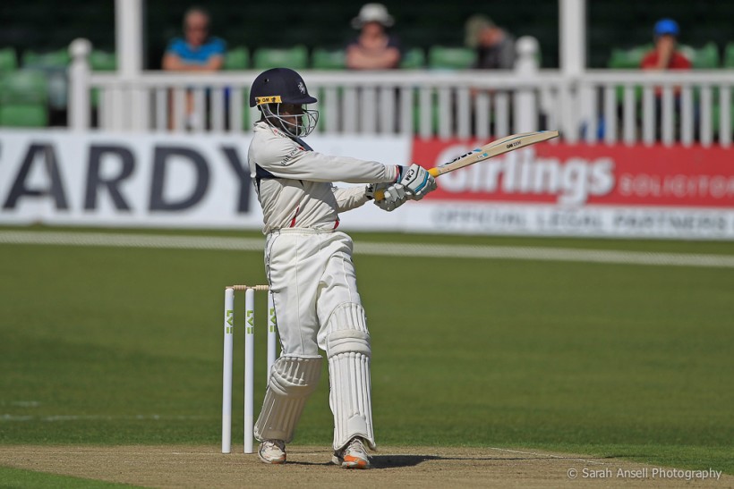 Kent v Leicestershire: Bell-Drummond ton pushes Kent close in run chase