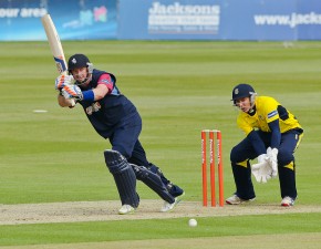 Maxwell leads Royals to victory at Canterbury