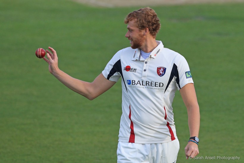 Kent v Loughborough MCCU: Thomas and Denly take three wickets each on day two