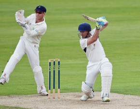 Harris five-for keeps Kent in check