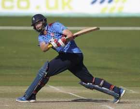 Blake uses three bats to get Kent over the line – and the ropes