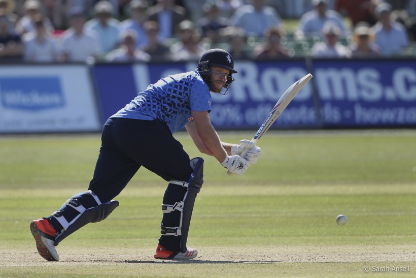 Coles and Tredwell century stand not enough for Spitfires