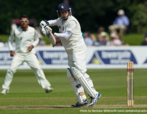 Exhausted Nash leads Kent to victory at Cheltenham