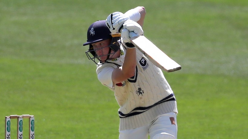 Essex set 202 to win ahead of Day Four