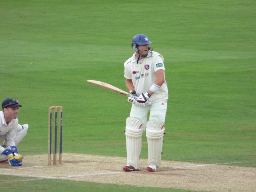 Northeast hits century as Kent take first-innings lead on day 3