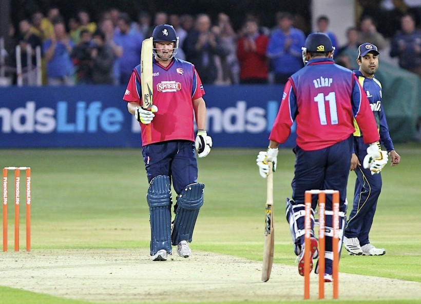 Key win for Kent Spitfires as they outclass Essex Eagles in home t20