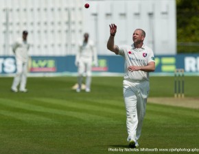 Day Three Match Report: Fell and weather frustrate Kent at New Road