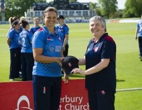 Suzie Bates wins ICC award double