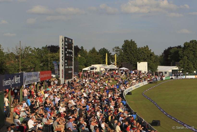 Bumper county cricket crowds enjoy 2015 season