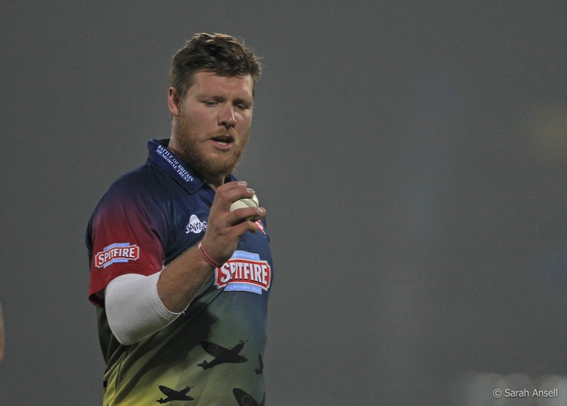 Coles T20 career-best not enough to defeat Hampshire