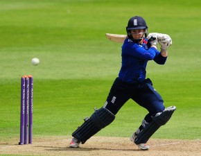 Tammy Beaumont and Laura Marsh help England to series win