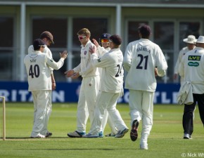 Kent Win By 8 Wickets Against Surrey