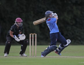 Tammy Beaumont hits ton as Kent Women are pipped to T20 title