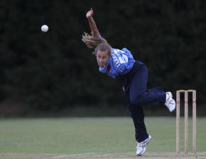 Tash Farrant replaces injured Katherine Brunt in England squad